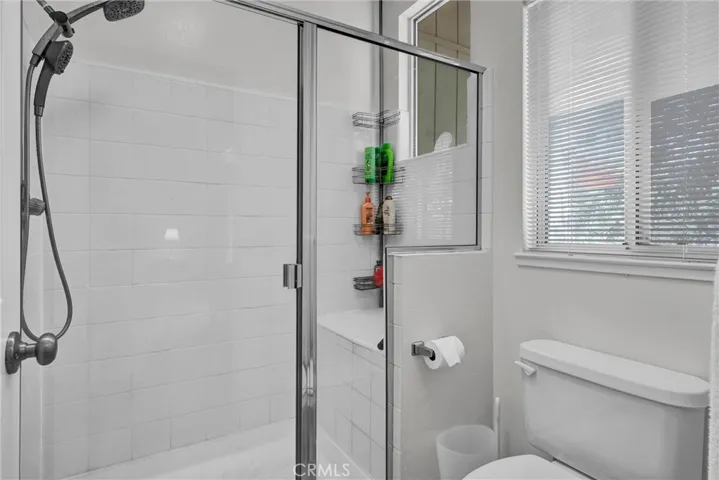 Dual shower heads