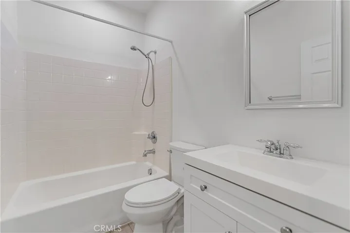 Full bathroom off hallway.