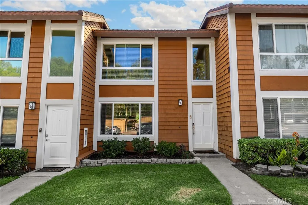 25885 Trabuco Road 306, Lake Forest, California 92630, 2 Bedrooms Bedrooms, ,2 BathroomsBathrooms,Residential,For Sale,Trabuco,PW25181102