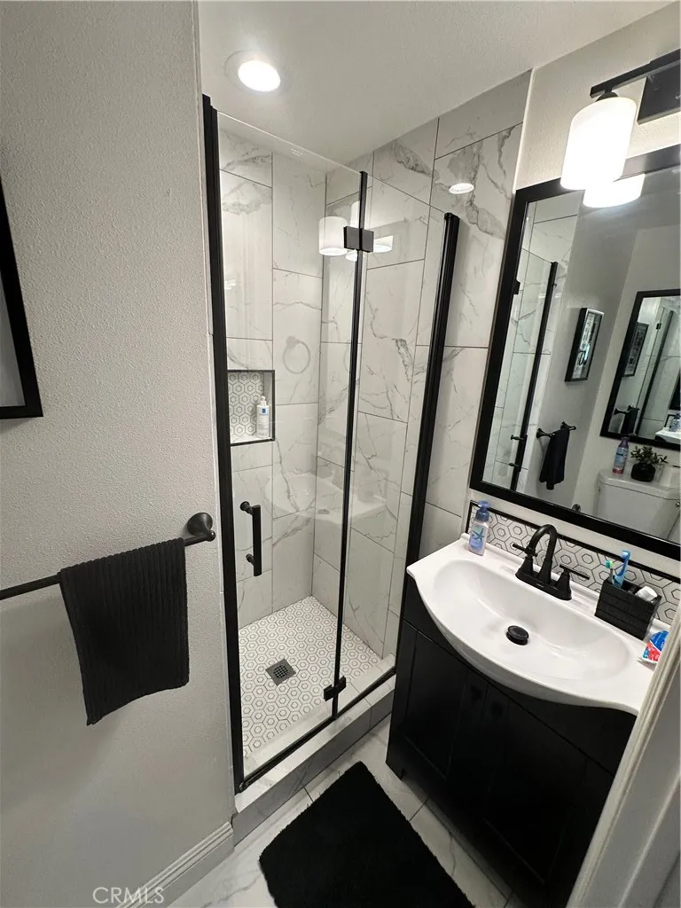 18470 7th Street, Bloomington, California 92316 home-pic-7