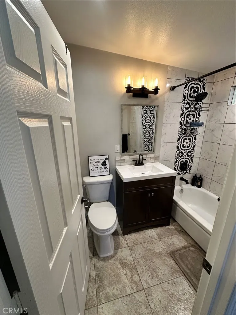 18470 7th Street, Bloomington, California 92316 home-pic-15