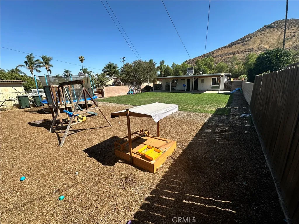 18470 7th Street, Bloomington, California 92316 home-pic-39