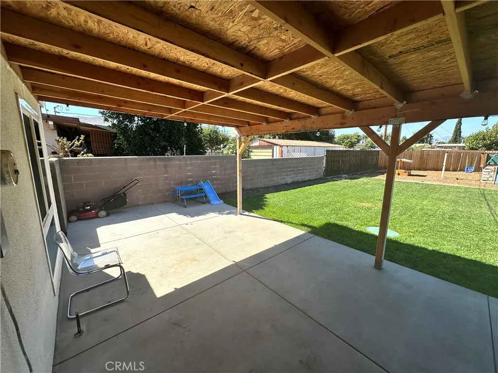 18470 7th Street, Bloomington, California 92316 home-pic-36