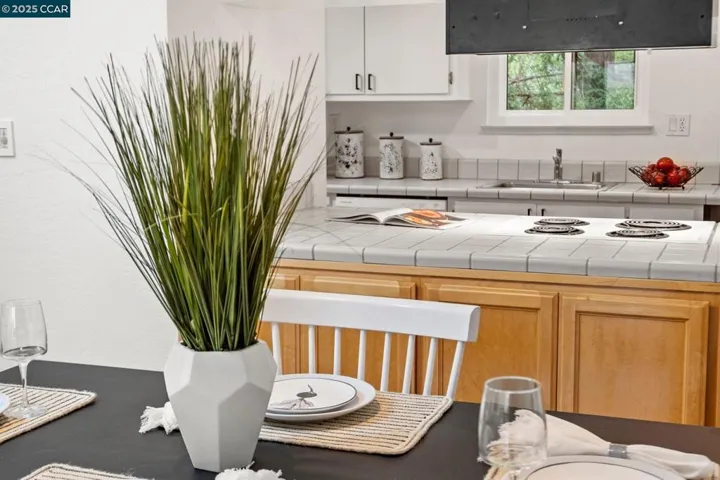 879 Camelback Pl, Pleasant Hill, California 94523