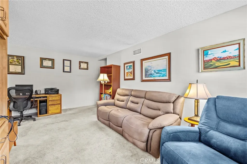 3015 Knollwood Avenue, La Verne, California 91750 home-pic-8