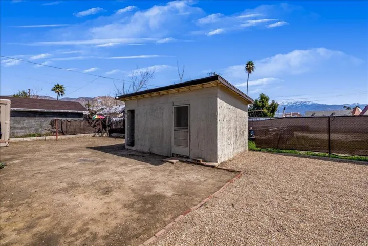 49-hdrephoto.com-255-w-6th-st-051
