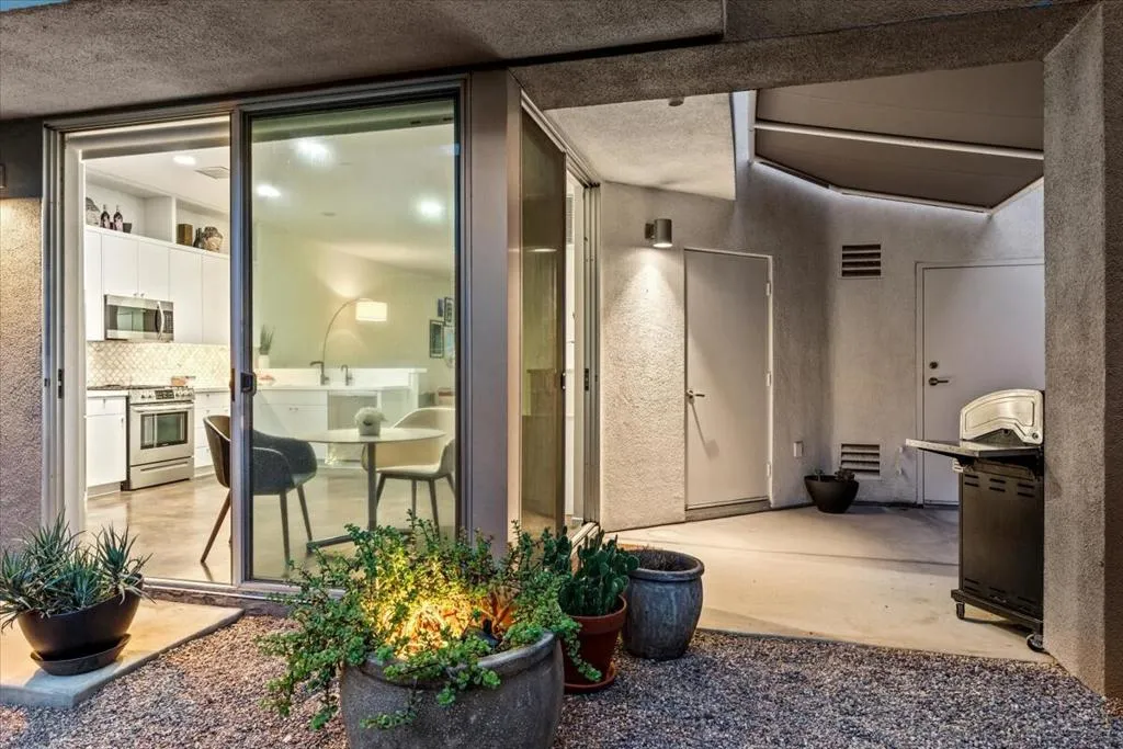 222 Breeze Loop, Palm Springs, California 92262 home-pic-32