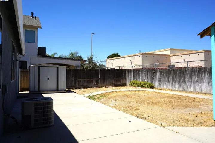 16712 Sheffield St, Delhi, California 95315