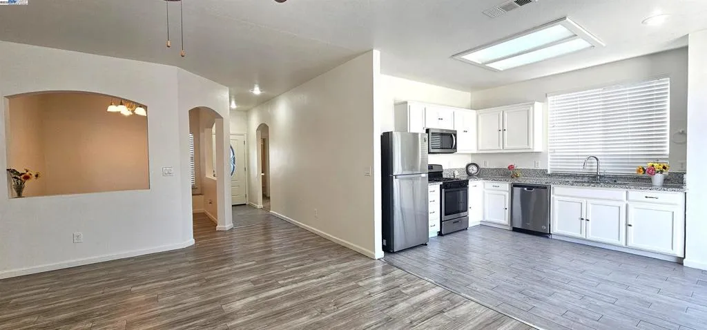 16712 Sheffield St, Delhi, California 95315