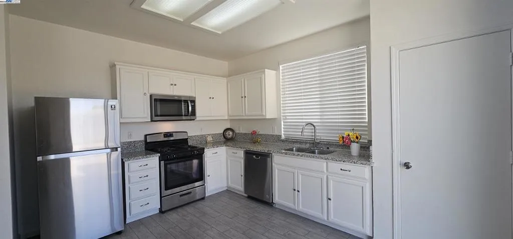 16712 Sheffield St, Delhi, California 95315
