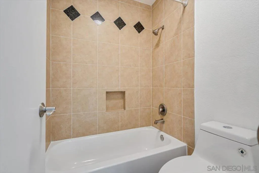 4860 Rolando Ct 29, San Diego, California 92115 home-pic-20