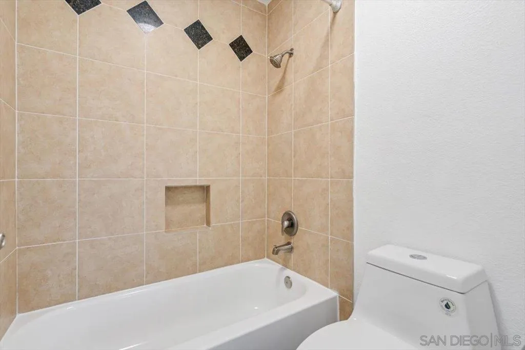 4860 Rolando Ct 29, San Diego, California 92115 home-pic-19