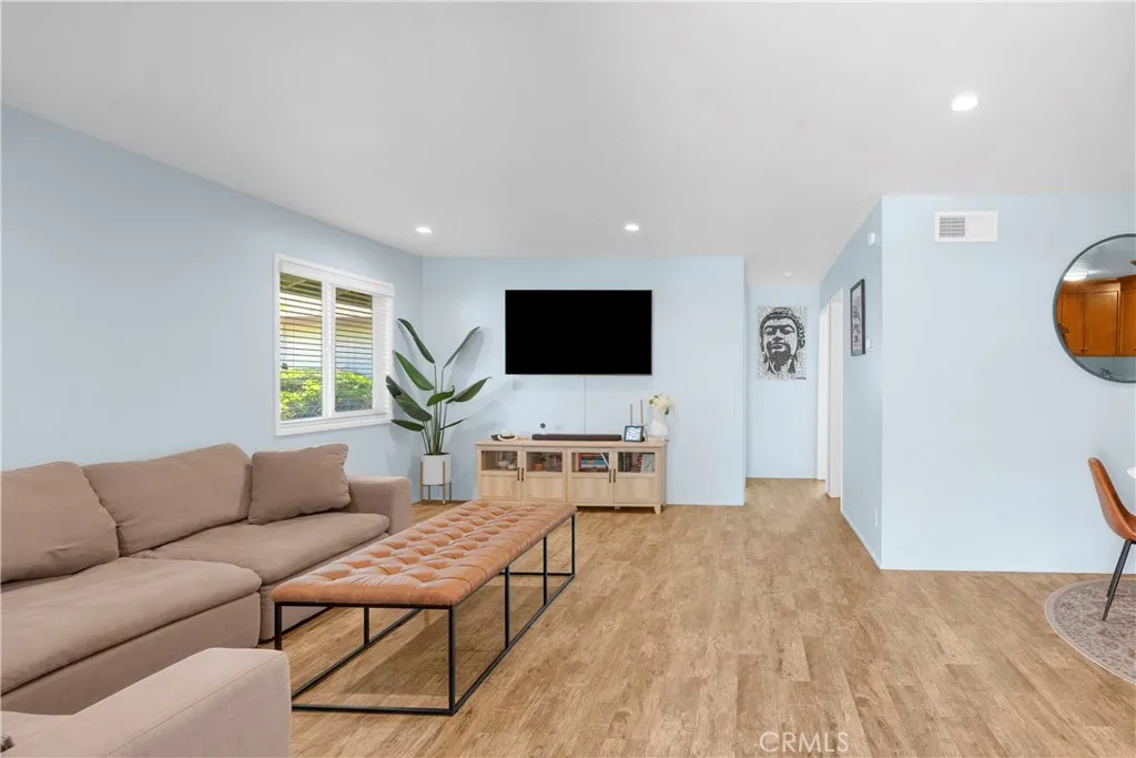1776 E Commonwealth Avenue 101, Fullerton, California 92831, 2 Bedrooms Bedrooms, ,2 BathroomsBathrooms,Residential,For Sale,Commonwealth,PW25178159