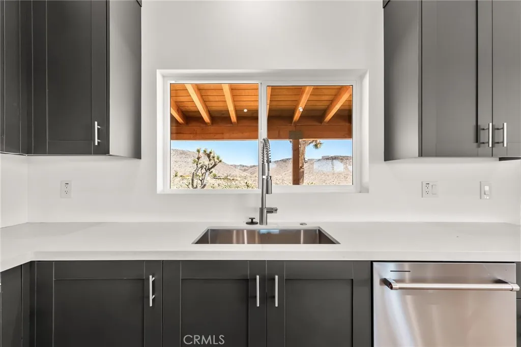 56215 Paseo Los Ninos, Yucca Valley, California 92284 home-pic-9