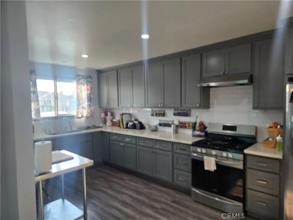 814 S Poinsettia Avenue, Compton, California 90221 home-pic-4