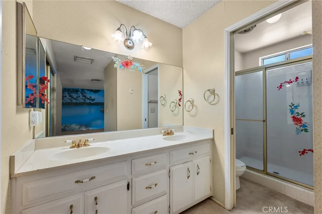 7515 Pinon Drive, Yucca Valley, California 92284 home-pic-22