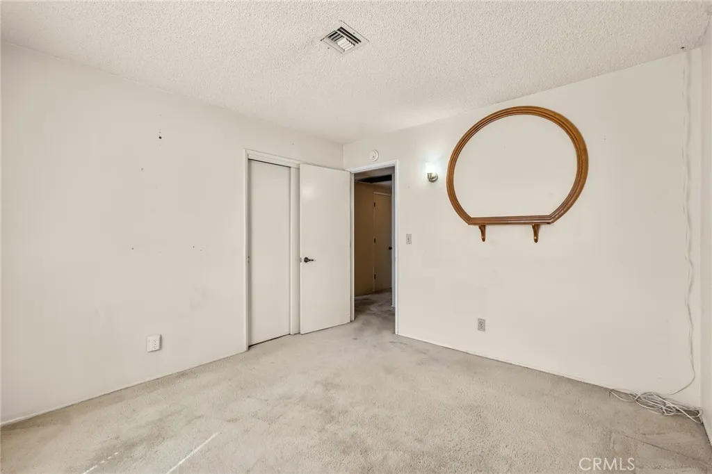 7515 Pinon Drive, Yucca Valley, California 92284 home-pic-18