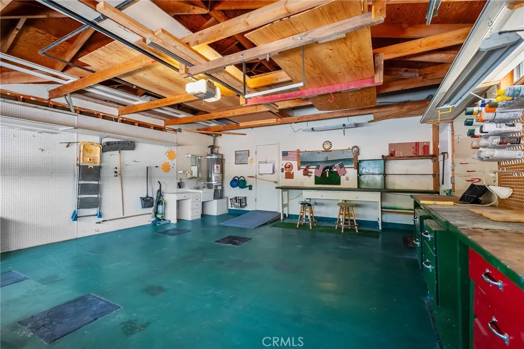 7515 Pinon Drive, Yucca Valley, California 92284 home-pic-26