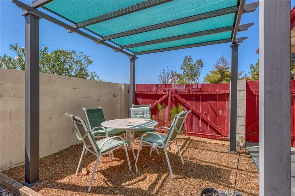 7515 Pinon Drive, Yucca Valley, California 92284 home-pic-38