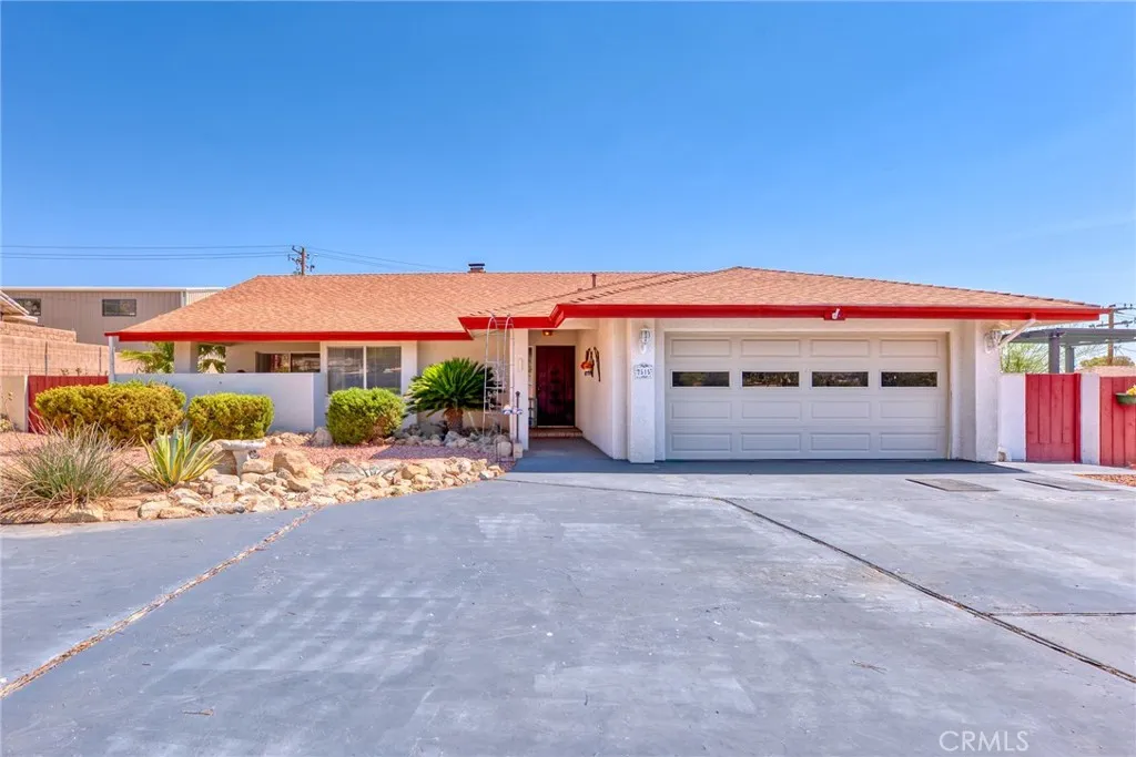 7515 Pinon Drive, Yucca Valley, California 92284 home-pic-0