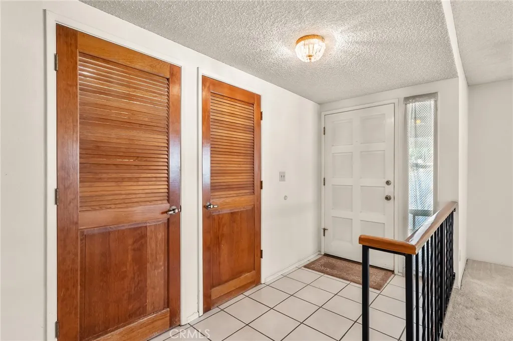 7515 Pinon Drive, Yucca Valley, California 92284 home-pic-3