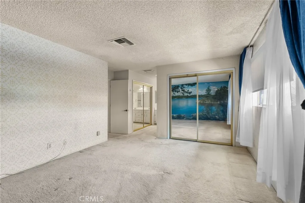 7515 Pinon Drive, Yucca Valley, California 92284 home-pic-21