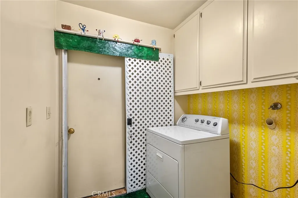 7515 Pinon Drive, Yucca Valley, California 92284 home-pic-24