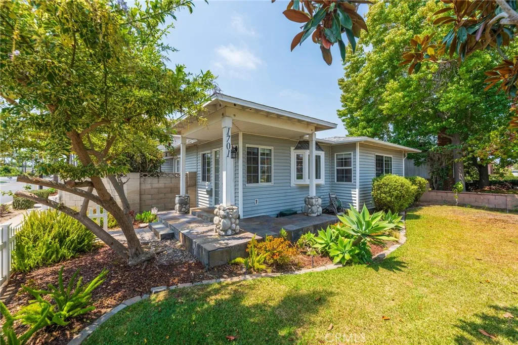 1701 Lake Street, Huntington Beach, California 92648 home-pic-3