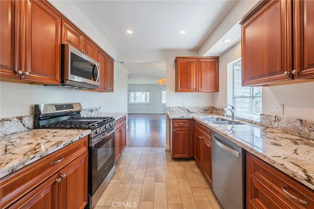 1701 Lake Street, Huntington Beach, California 92648 home-pic-19