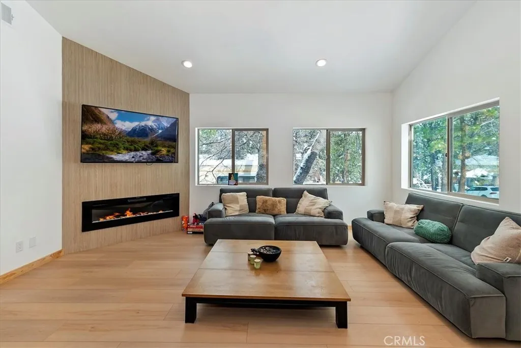 374 Los Angeles Avenue, Sugarloaf, California 92386 home-pic-5