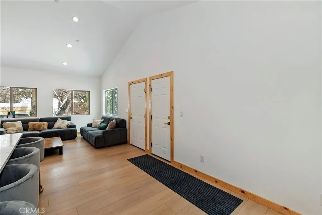 374 Los Angeles Avenue, Sugarloaf, California 92386 home-pic-15