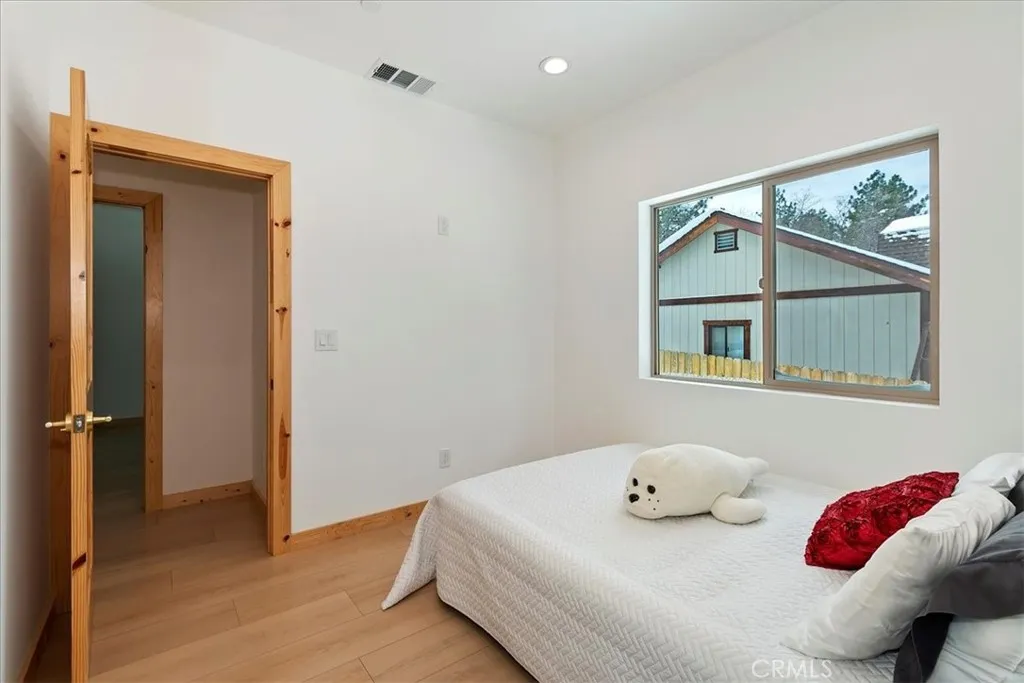374 Los Angeles Avenue, Sugarloaf, California 92386 home-pic-25
