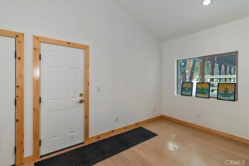 374 Los Angeles Avenue, Sugarloaf, California 92386 home-pic-14
