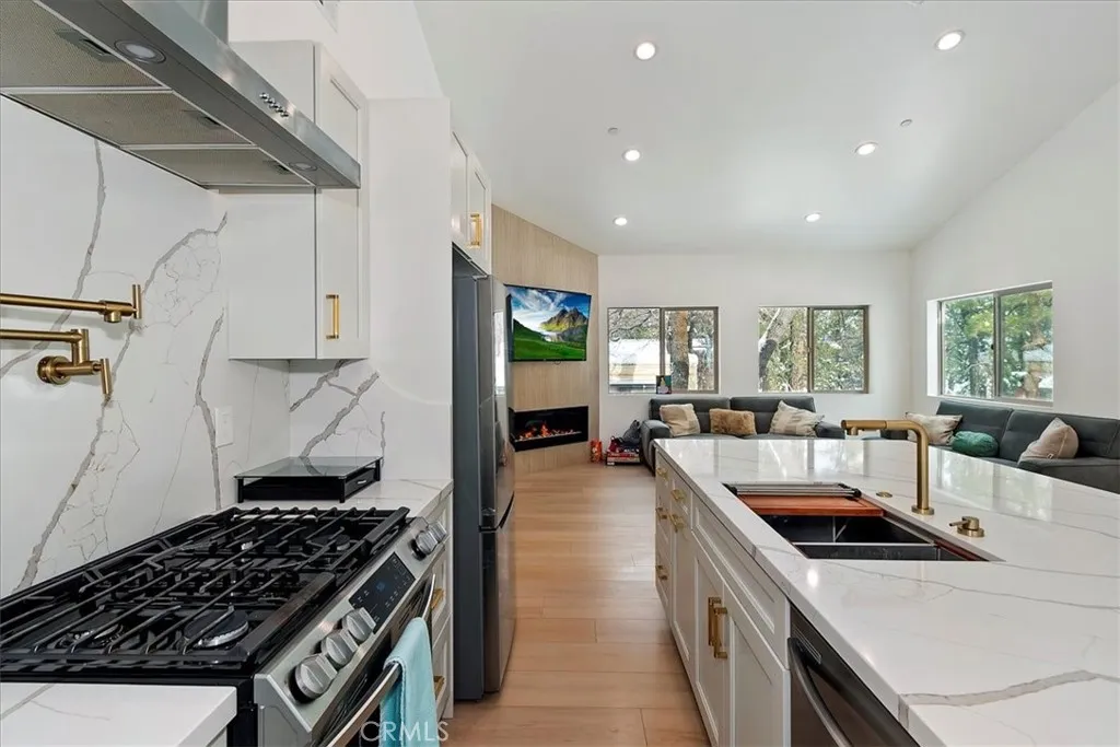 374 Los Angeles Avenue, Sugarloaf, California 92386 home-pic-11