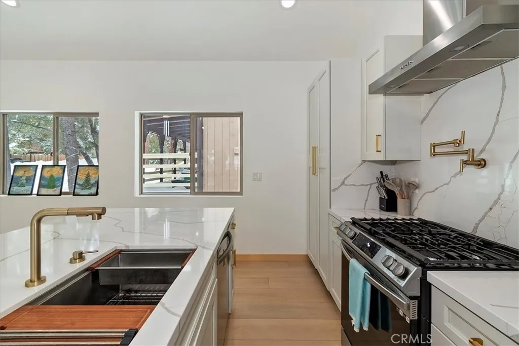 374 Los Angeles Avenue, Sugarloaf, California 92386 home-pic-12
