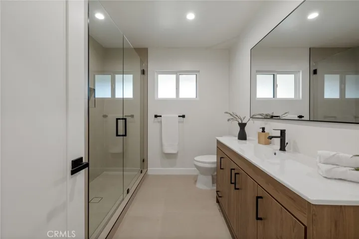 16955 Tupper Street, Northridge, California 91343