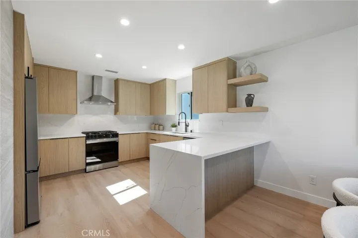 16955 Tupper Street, Northridge, California 91343