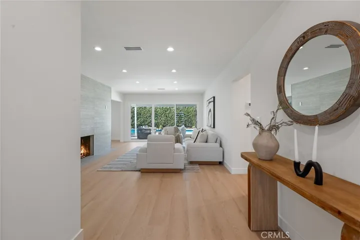 16955 Tupper Street, Northridge, California 91343
