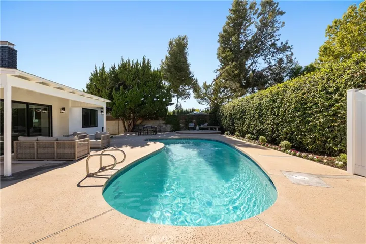16955 Tupper Street, Northridge, California 91343