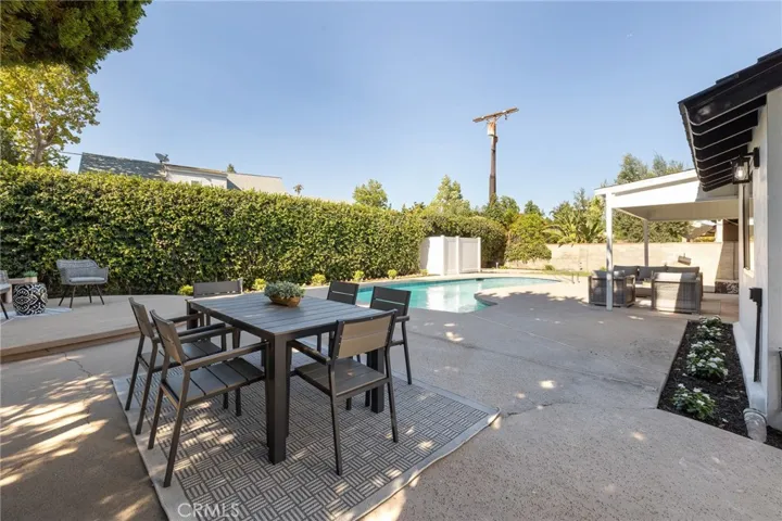 16955 Tupper Street, Northridge, California 91343