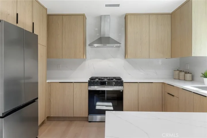 16955 Tupper Street, Northridge, California 91343