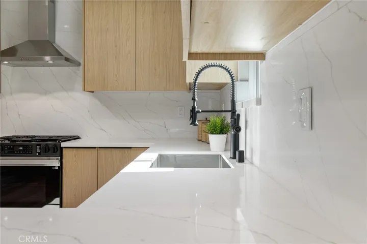 16955 Tupper Street, Northridge, California 91343