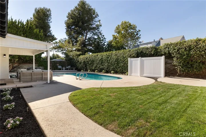 16955 Tupper Street, Northridge, California 91343