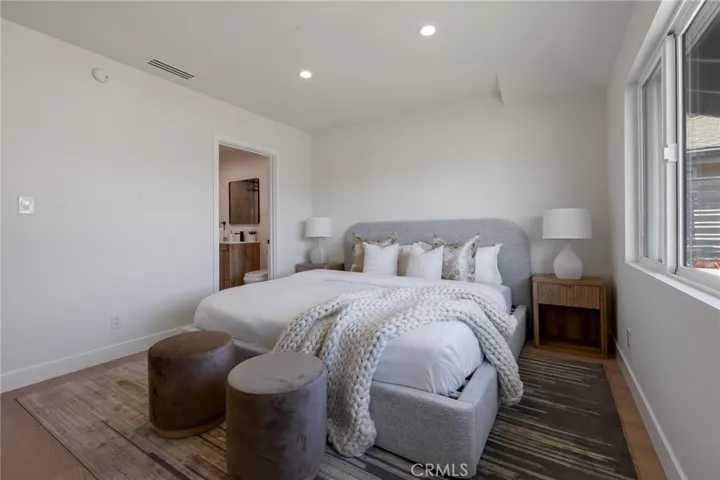 16955 Tupper Street, Northridge, California 91343