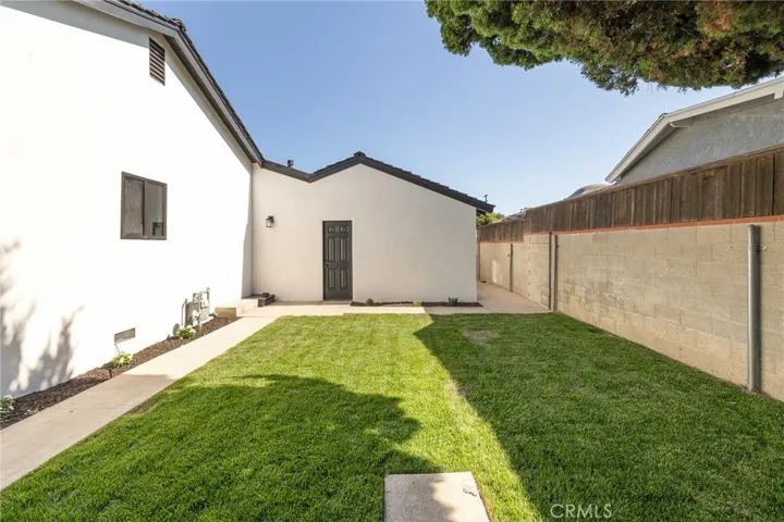 16955 Tupper Street, Northridge, California 91343
