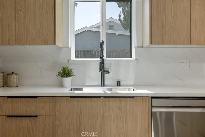 16955 Tupper Street, Northridge, California 91343