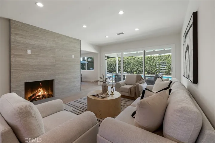 16955 Tupper Street, Northridge, California 91343