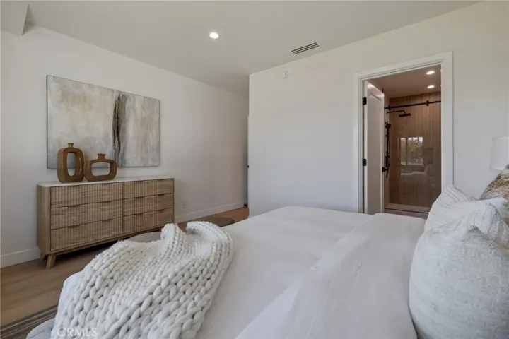 16955 Tupper Street, Northridge, California 91343