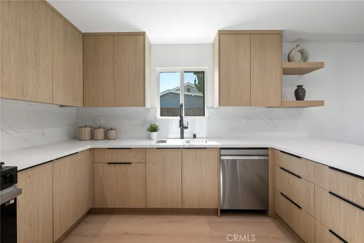 16955 Tupper Street, Northridge, California 91343