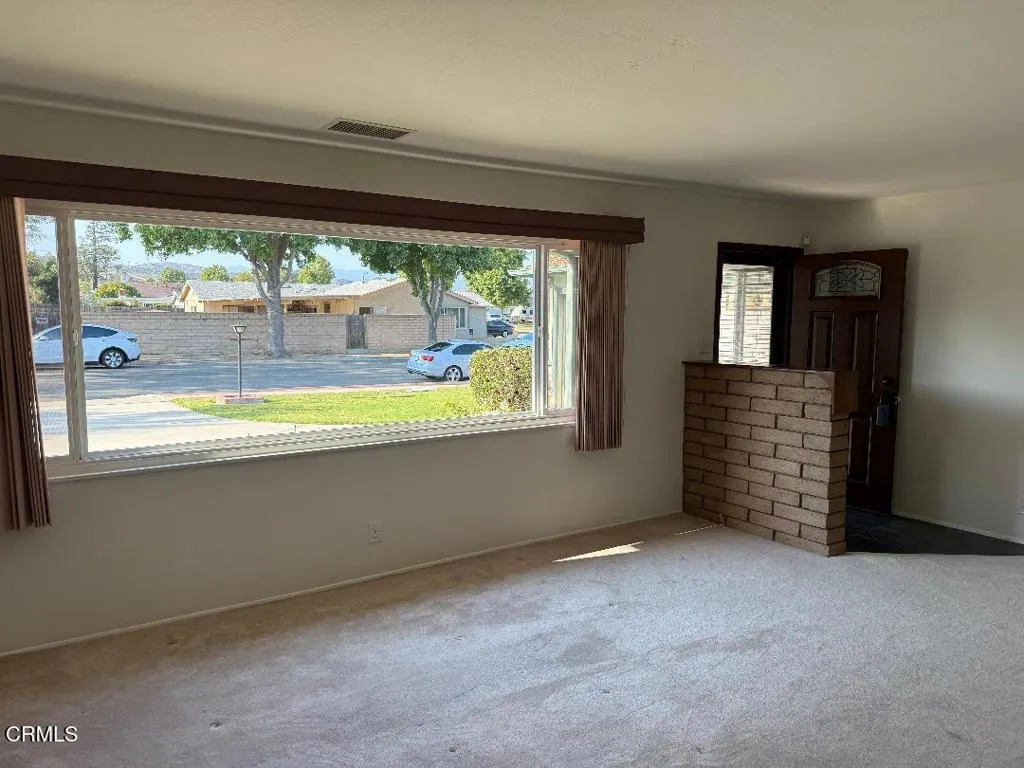 489 Mara Avenue, Ventura, California 93004 home-pic-1